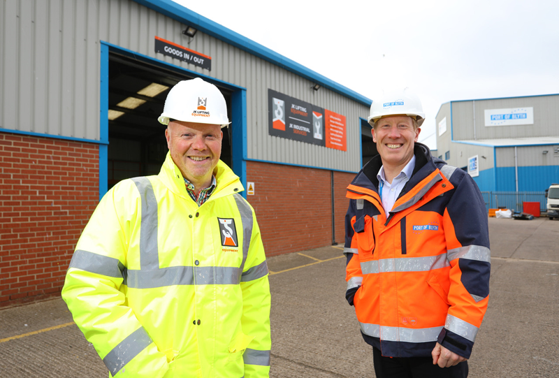 Specialist lifting firm docks at Port of Blyth