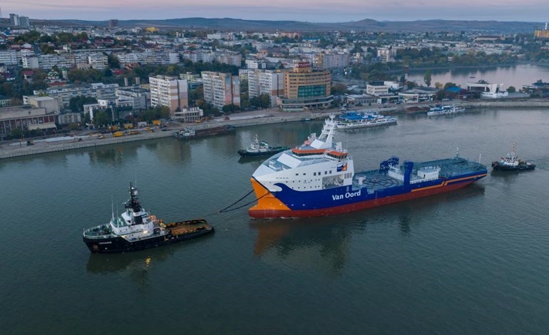 Van Oord’s new cable-laying vessel Calypso is now on its way to the Vard Brattvaag yard in Norway